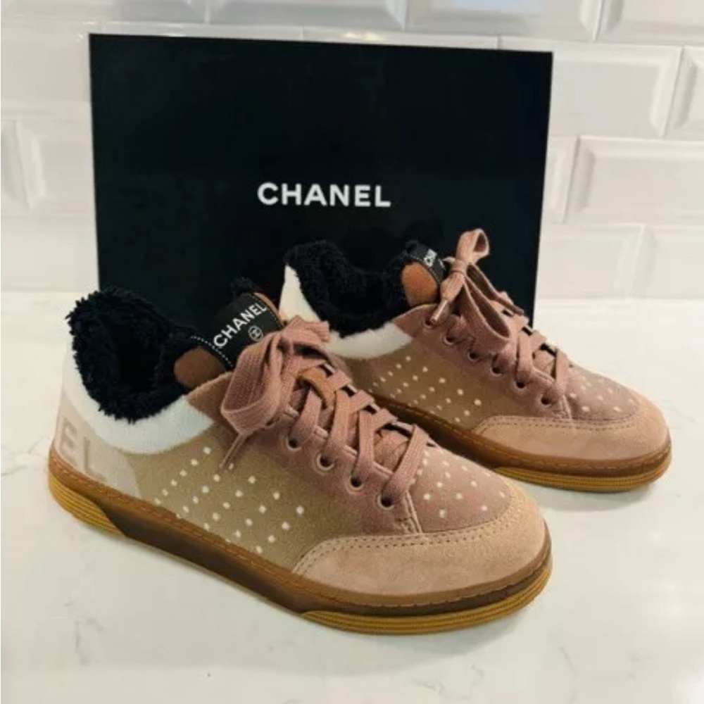 Chanel beige/rose fur lined sneakers